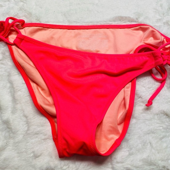 Victoria’s Secret “The Bow” String Side Tie Bikini Bottom Only Swimsuit Size Med - Picture 10 of 10